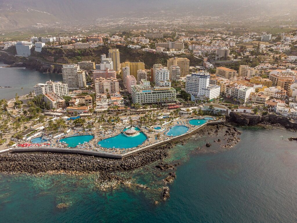 Vista del complejo Lago Martiánez en Puerto de la Cruz